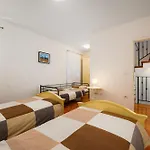 Anthony With 3 Bedroom And Private Pool Near Umag *