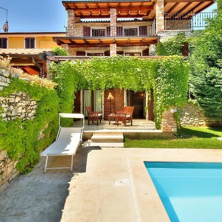 Anthony With 3 Bedroom And Private Pool Near Umag Villa