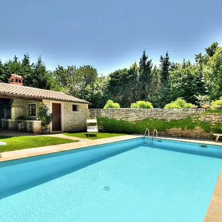 Anthony With 3 Bedroom And Private Pool Near Umag Materada