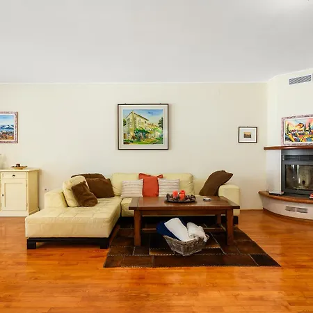 Anthony With 3 Bedroom And Private Pool Near Umag Villa *