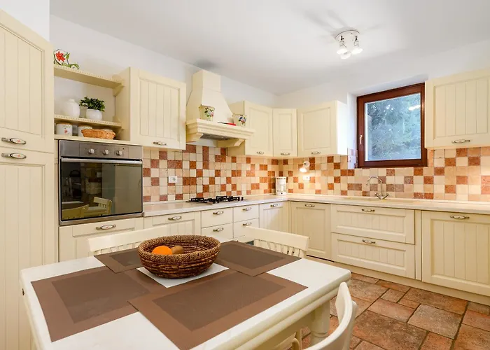 Anthony With 3 Bedroom And Private Pool Near Umag Villa
