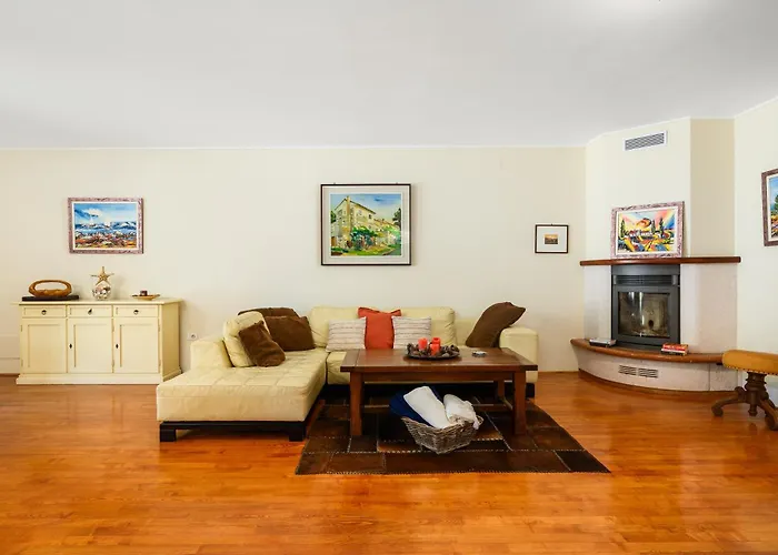Anthony With 3 Bedroom And Private Pool Near Umag Villa *