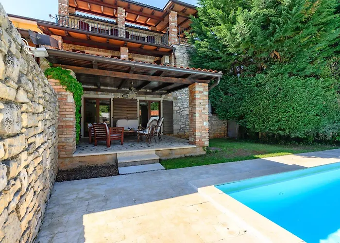 Anthony With 3 Bedroom And Private Pool Near Umag