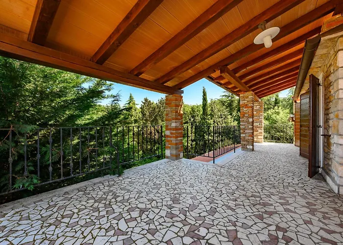 Anthony With 3 Bedroom And Private Pool Near Umag Materada