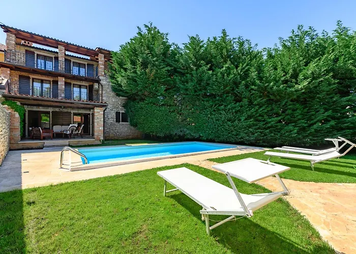 Anthony With 3 Bedroom And Private Pool Near Umag