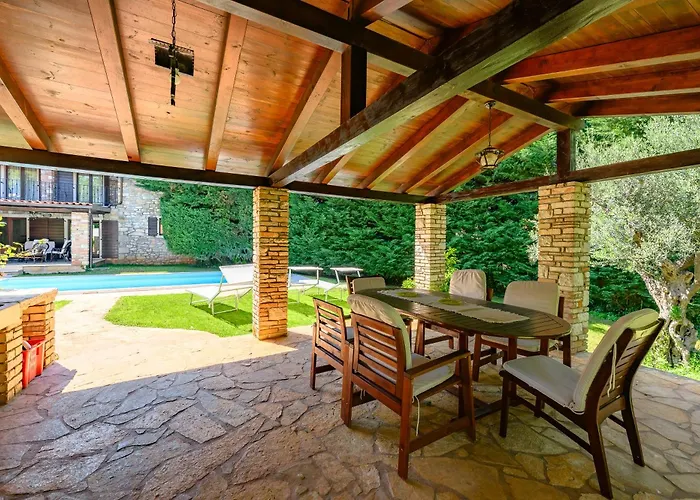 Anthony With 3 Bedroom And Private Pool Near Umag Villa *