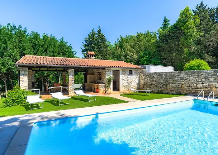 Anthony With 3 Bedroom And Private Pool Near Umag Villa Materada