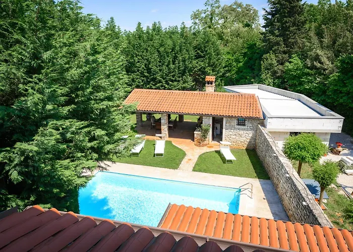 Anthony With 3 Bedroom And Private Pool Near Umag *