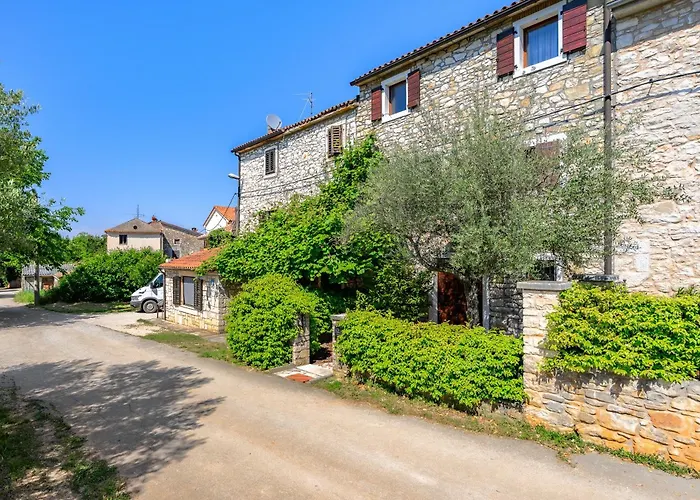 Anthony With 3 Bedroom And Private Pool Near Umag Materada