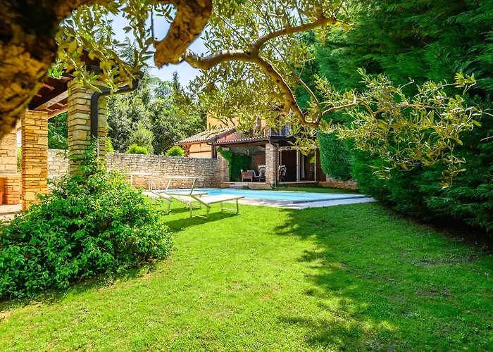 Anthony With 3 Bedroom And Private Pool Near Umag