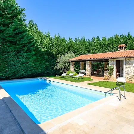 Anthony With 3 Bedroom And Private Pool Near Umag Villa *