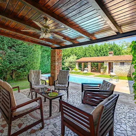 Anthony With 3 Bedroom And Private Pool Near Umag * Materada